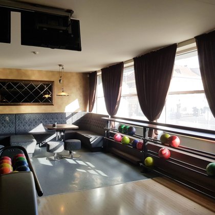 Boulingas "Žaidimų tunelis", Šiauliai. Interjero autorius: Antanas Ruminas