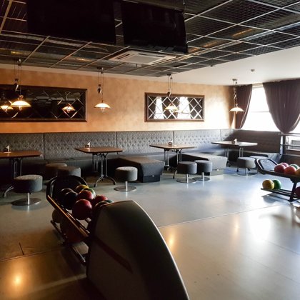 Boulingas "Žaidimų tunelis", Šiauliai. Interjero autorius: Antanas Ruminas